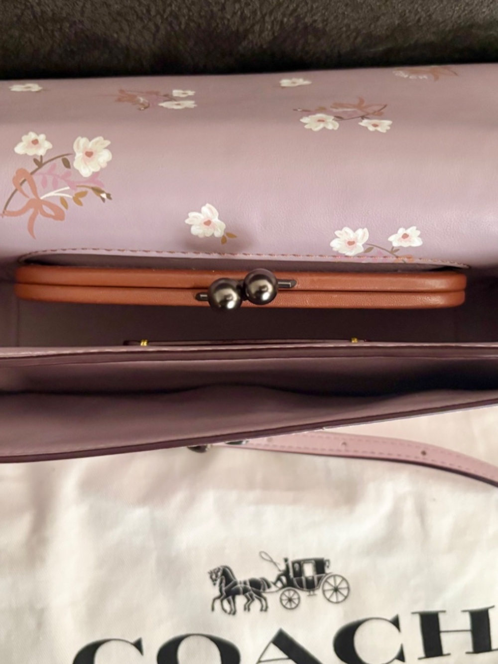 Coach light pink Dinky floral - Picture 4 of 6